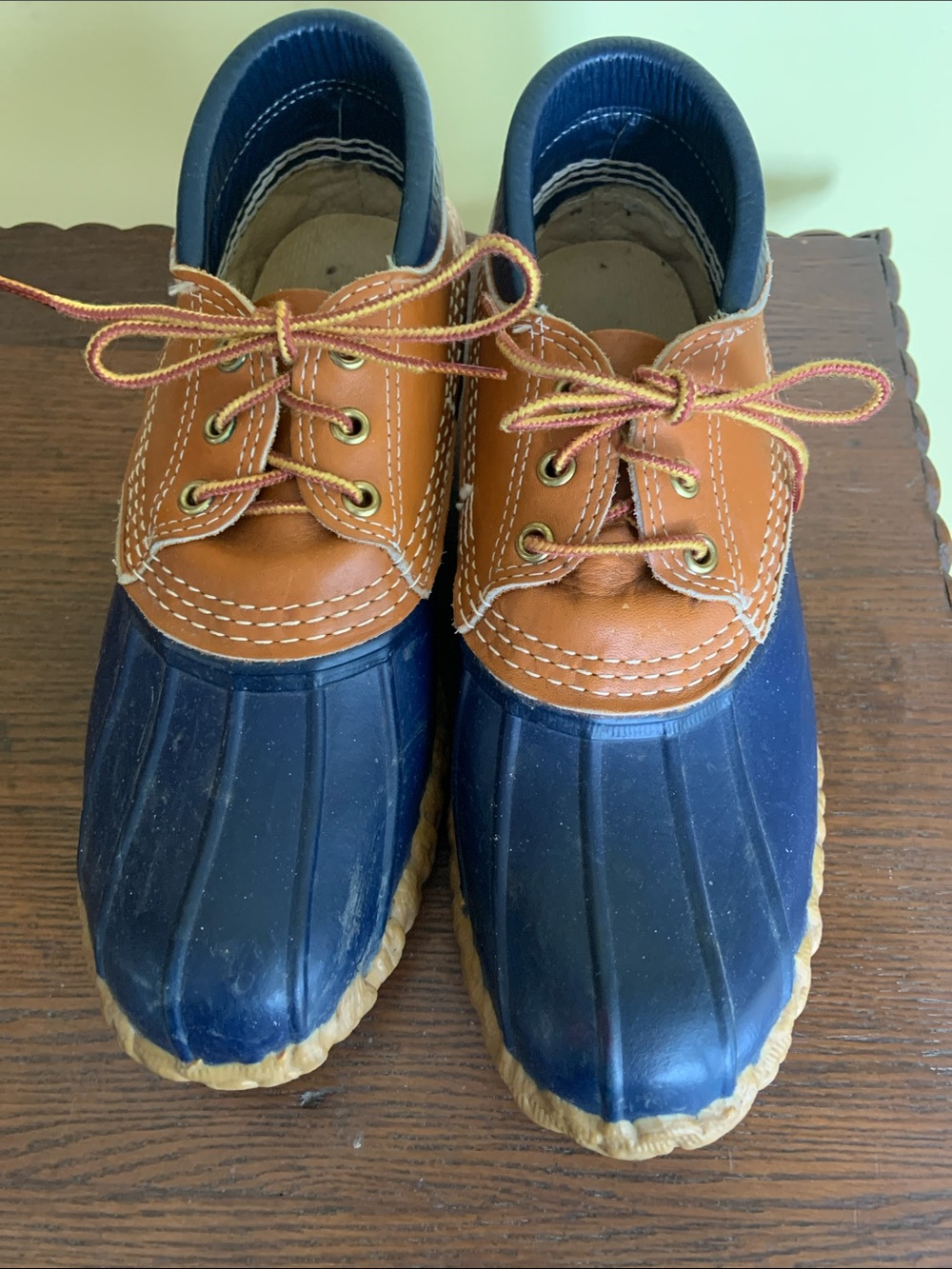 LL Bean Size 8 Navy and Tan Waterproof Duck Boots Women’s